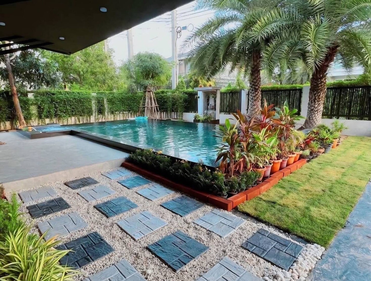 ให้เช่าบ้านลาดกระบัง สุวรรณภูมิ : บ้าน2ชั้นเดี่ยวให้เช่า สุขุมวิท77 เพอเฟค มาสเตอร์พีซ กรุงเทพ พร้อมอยู่ ถือกระเป๋าใบเดียวเข้าอยู่ได้