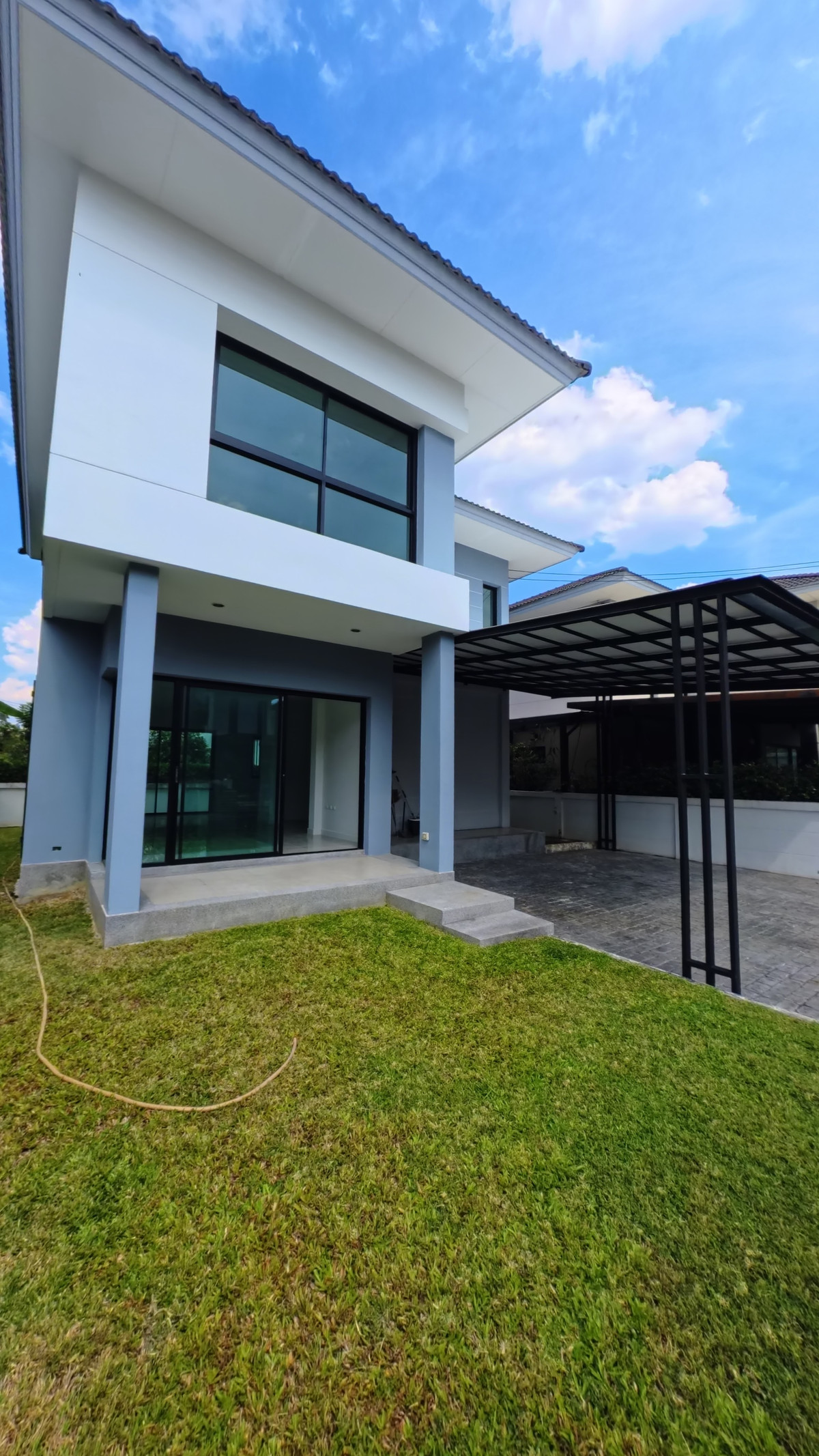 ขายบ้านพระราม 5 ราชพฤกษ์ บางกรวย : บ้านมือหนึ่ง …. ราคามือสอง ทำเลติดถนนราชพฤกษ์