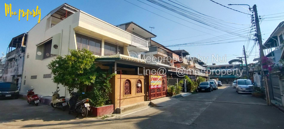 ขายทาวน์โฮมพระราม 2 บางขุนเทียน : ขายด่วน! ทาวน์โฮม 3 ชั้น แปลงมุม รีโนเวทใหม่ ใกล้ปากซอยพระราม 2 ซอย 27 เพียง 170 เมตร (1 นาที)  ห้ามพลาด! ทาวน์โฮมทำเลดี รีโนเวทใหม่พร้อมอยู่!  ME-248 