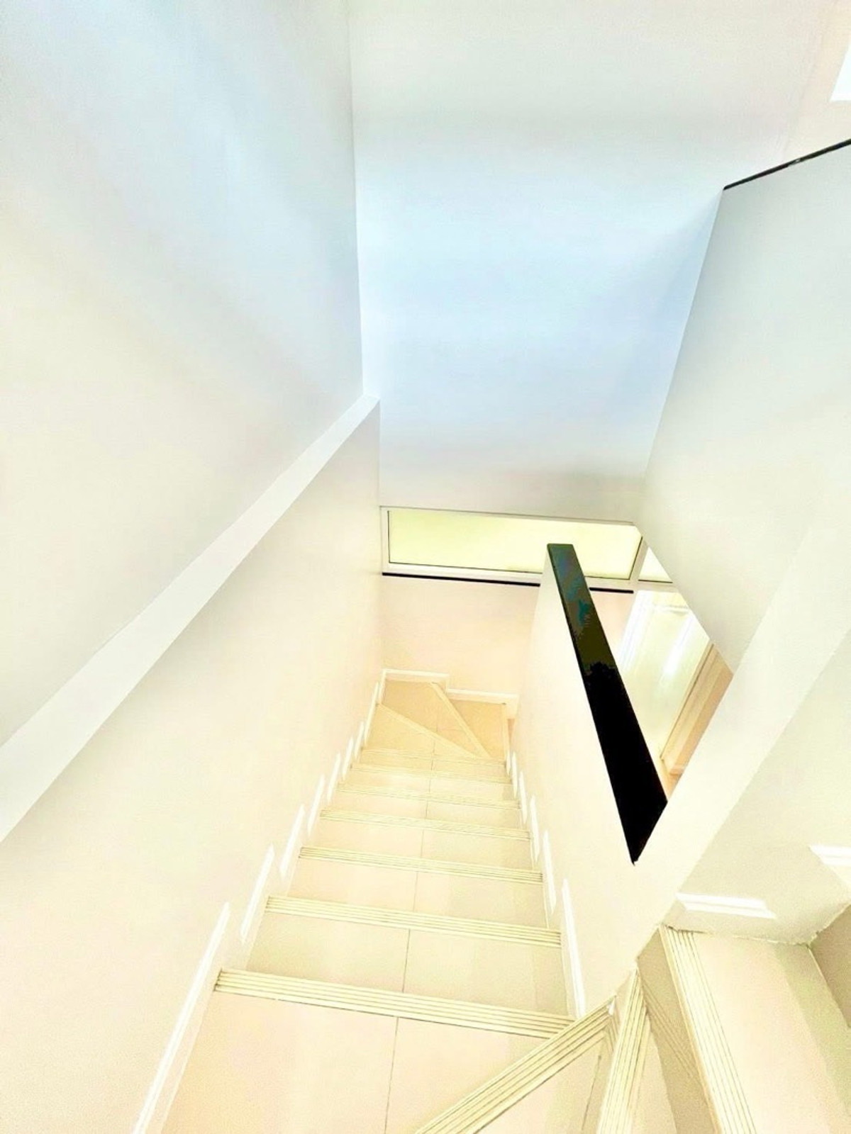 TownhomeSamut Prakan,Samrong : Townhome office for rent with equipment (can be registered)