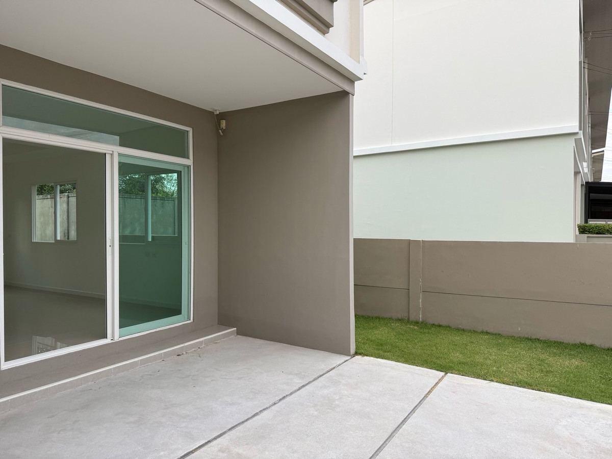 ขายทาวน์โฮมมีนบุรี-ร่มเกล้า : ทาวน์โฮมใหม่ 2 ชั้น แปลงมุมที่ดินใหญ่ โครงการ Casa City รามคำแหง-มิสทีน 
ทำเลดี 5 นาที ถึง MRT สายสีส้ม 