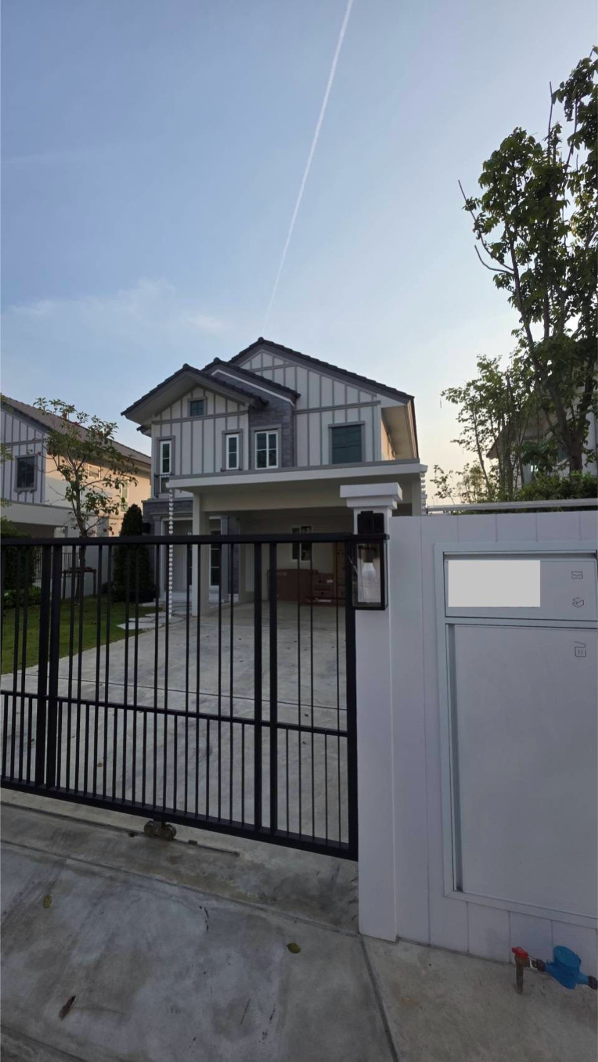 ให้เช่าบ้านบางนา แบริ่ง ลาซาล : [ปล่อยเช่า] บ้านเดี่ยวแปลงใหญ่ ใกล้ Mega บางนา :✨ Villaggio 3 Srinakarin-Bangna | แต่งครบพร้อมเข้าอยู่ ใกล้โรงเรียนนานาชาติ 