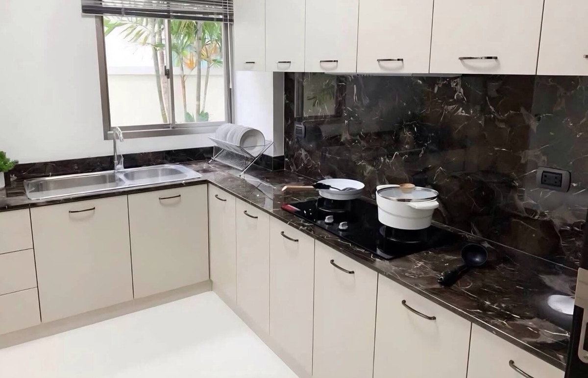 ให้เช่าบ้านลาดกระบัง สุวรรณภูมิ : บ้าน2ชั้นเดี่ยวให้เช่า สุขุมวิท77 เพอเฟค มาสเตอร์พีซ กรุงเทพ พร้อมอยู่ ถือกระเป๋าใบเดียวเข้าอยู่ได้