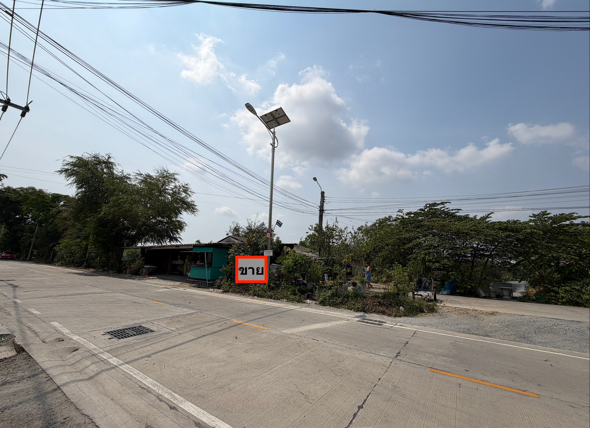 For SaleLandSamut Prakan,Samrong : Empty land for sale with buildings High potential location, Bangna Trat Road, KM.16.5