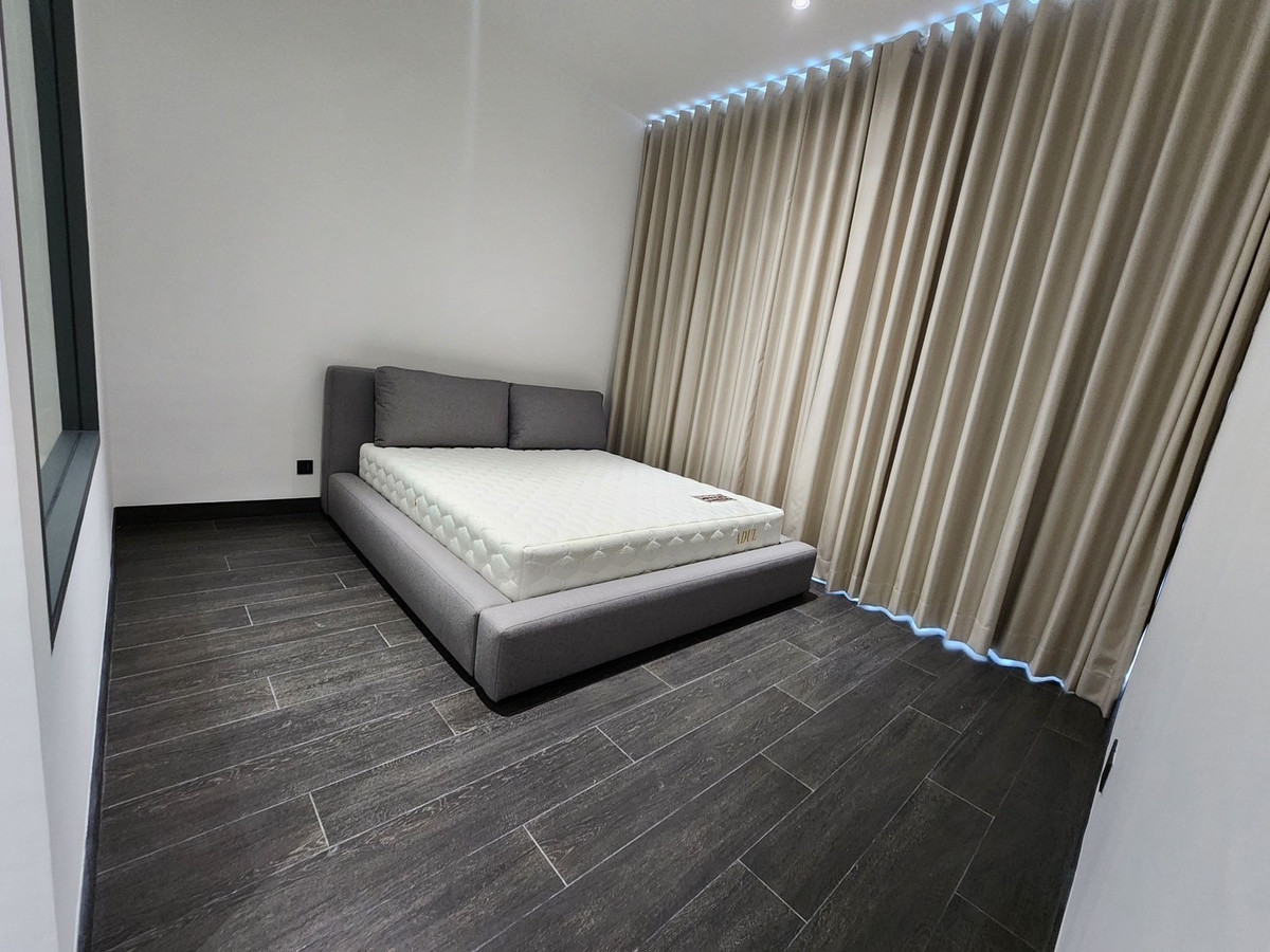 คอนโดสาทร นราธิวาส : Tait 12: 2bed 2.5bath 104.98 sqm. 32,500,000 Am: 0656199198 High floor Corner unit nice open view