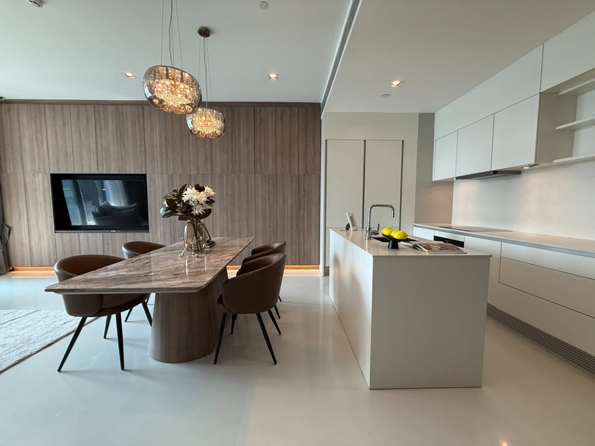 For RentCondoNana, North Nana,Sukhumvit13, Soi Nana : ⭐️ Q1 Sukhumvit ⭐️2 bedrooms, 2 bathrooms, beautiful room, fully furnished with electrical appliances.