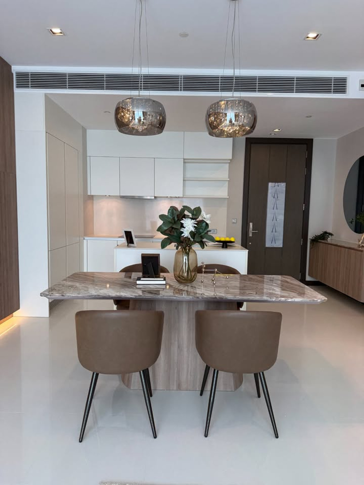 For RentCondoNana, North Nana,Sukhumvit13, Soi Nana : ⭐️ Q1 Sukhumvit ⭐️2 bedrooms, 2 bathrooms, beautiful room, fully furnished with electrical appliances.