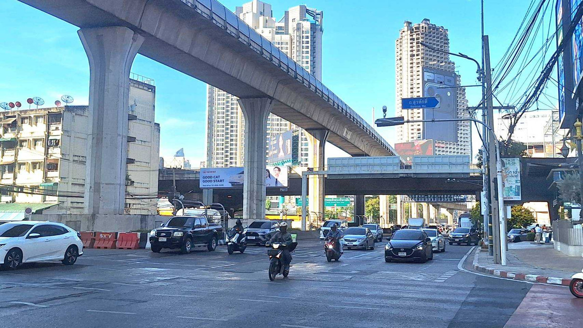 ขายอาคารพาณิชย์สีลม ศาลาแดง บางรัก : ขายอาคารพาณิชย์ สีลม บางรัก มเหสักข์ 4.5 ชั้น 6 ห้อง 121.10 ตรว.แขวงสุริยวงศ์ เขตบางรัก กรุงเทพฯ ราคา 228,690,000 บาท