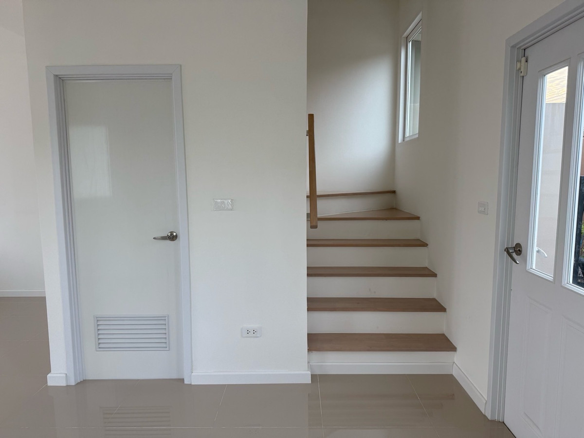 ขายทาวน์โฮมมีนบุรี-ร่มเกล้า : ทาวน์โฮมใหม่ 2 ชั้น แปลงมุมที่ดินใหญ่ โครงการ Casa City รามคำแหง-มิสทีน 
ทำเลดี 5 นาที ถึง MRT สายสีส้ม 