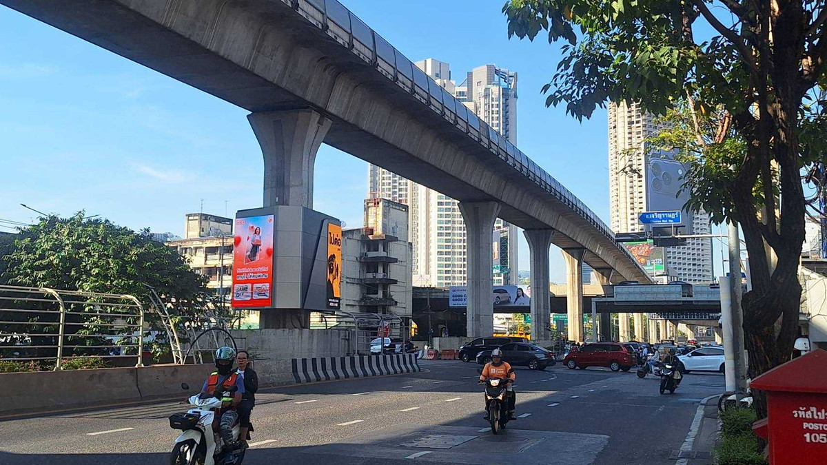 ขายอาคารพาณิชย์สีลม ศาลาแดง บางรัก : ขายอาคารพาณิชย์ สีลม บางรัก มเหสักข์ 4.5 ชั้น 6 ห้อง 121.10 ตรว.แขวงสุริยวงศ์ เขตบางรัก กรุงเทพฯ ราคา 228,690,000 บาท