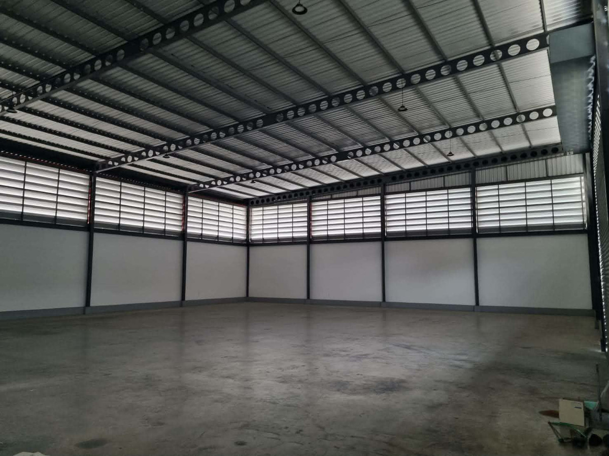 ให้เช่าโกดังมหาชัย สมุทรสาคร : ให้เช่า โกดังพร้อมออฟฟิต พื้นที่ใช้สอยทั้งหมด 760 ตร.ม.  ต.ท่าเสา อ.กระทุ่มแบน จ.สมุทรสาคร รถเทรลเลอร์เข้าออกสะดวก