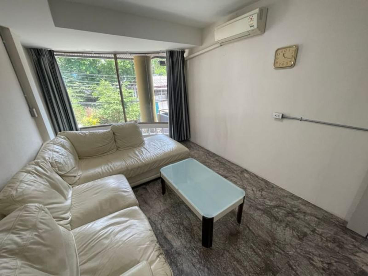 ขายทาวน์โฮมวงเวียนใหญ่ เจริญนคร : ทาวน์โฮม 4 ชั้น ขนาด 29 ตารางวา ซ.เจริญนคร 16 (ติดเสนาเฟสท์) 5 ห้องนอน แขวงคลองต้นไทร เขตคลองสาน กรุงเทพมหานคร