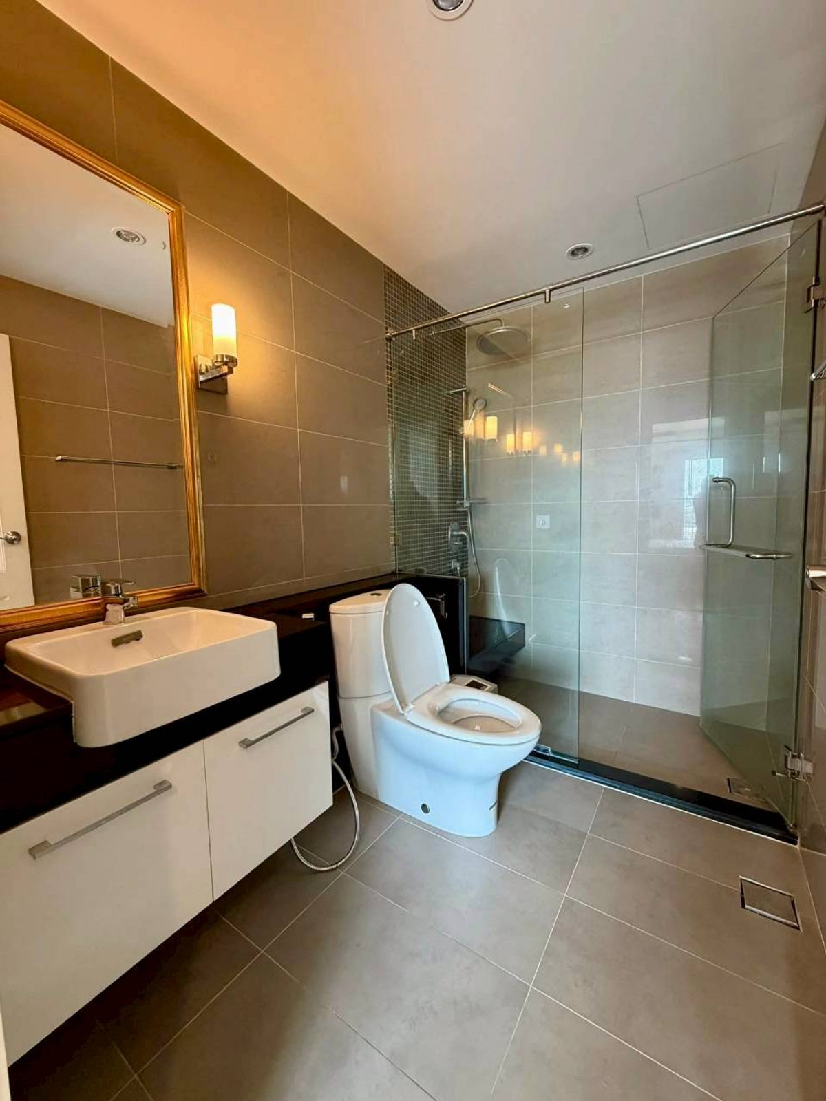 For RentCondoRama9, Petchburi, RCA : ✅ SLV2109 ✅ Line : @p2nproperty