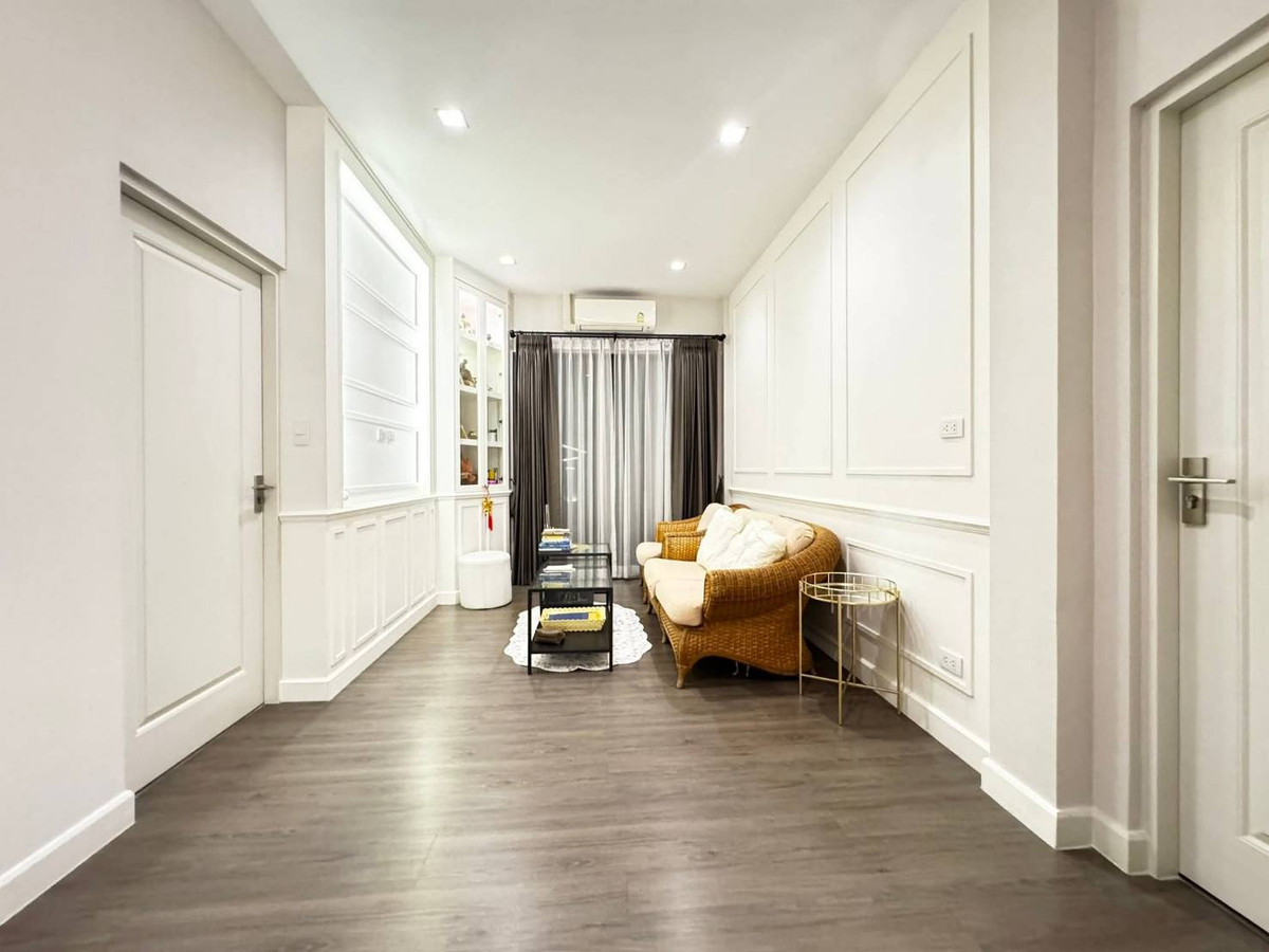 For RentHousePattanakan, Srinakarin : 📌 Luxury house for rent Bangkok Boulevard Rama 9