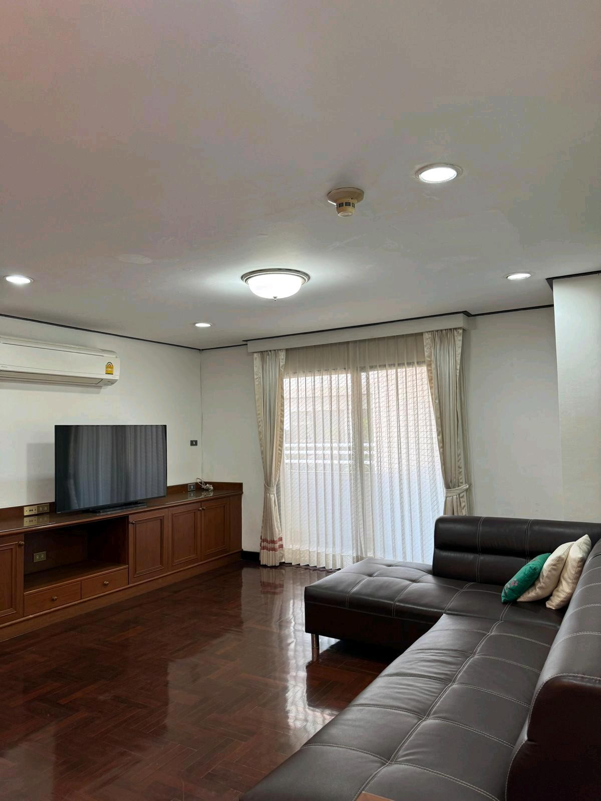 For RentCondoSukhumvit, Asoke, Thonglor : For Rent: 2 bedroom condo 146 Sq. m, at Richmond Palace, Soi Sukhumvit 43, near BTS Thonglor - Phrompong, Bangkok