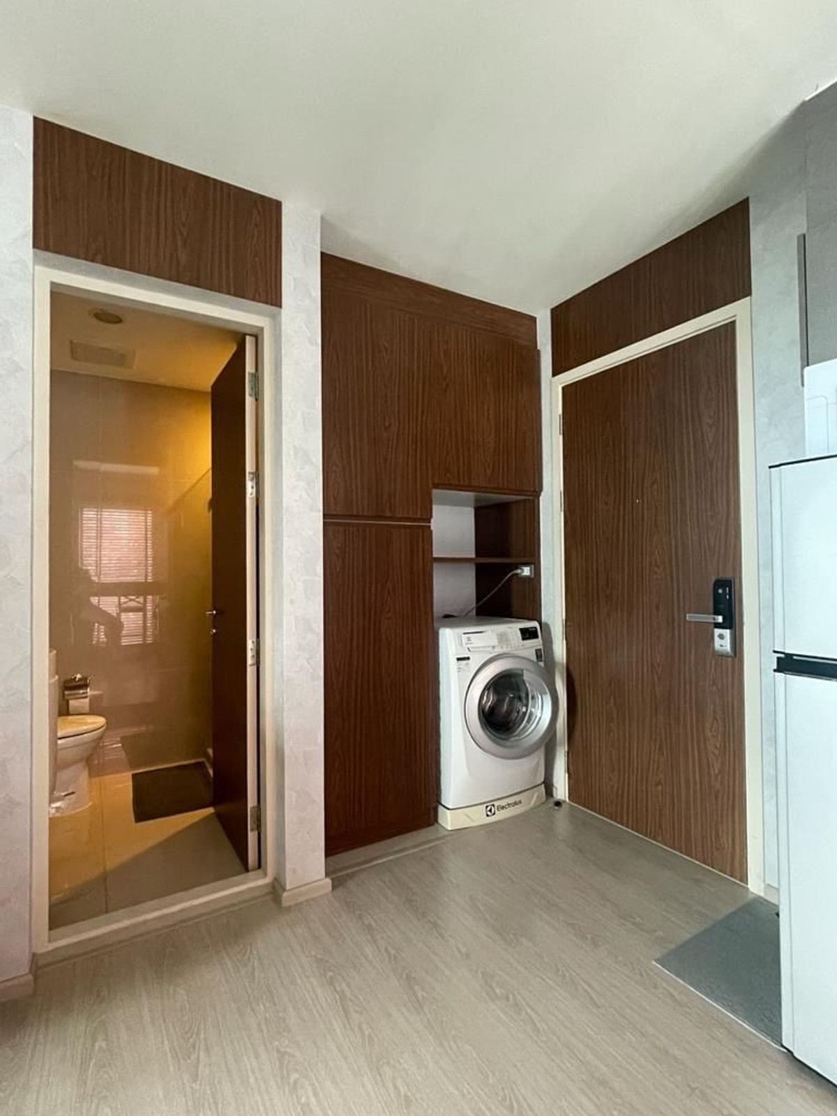 ให้เช่าคอนโดพระราม 9 เพชรบุรีตัดใหม่ RCA : (ให้เช่า) Rhythm Asoke 2 (ริธึ่ม อโศก 2) – คอนโดหรูทำเลเยี่ยม ใกล้ MRT พระราม 9 ห้องสตูดิโอชั้นสูง วิวสวย ตกแต่งครบพร้อมเข้าอยู่ เดินทางสะดวกสบายใจกลางย่าน CBD