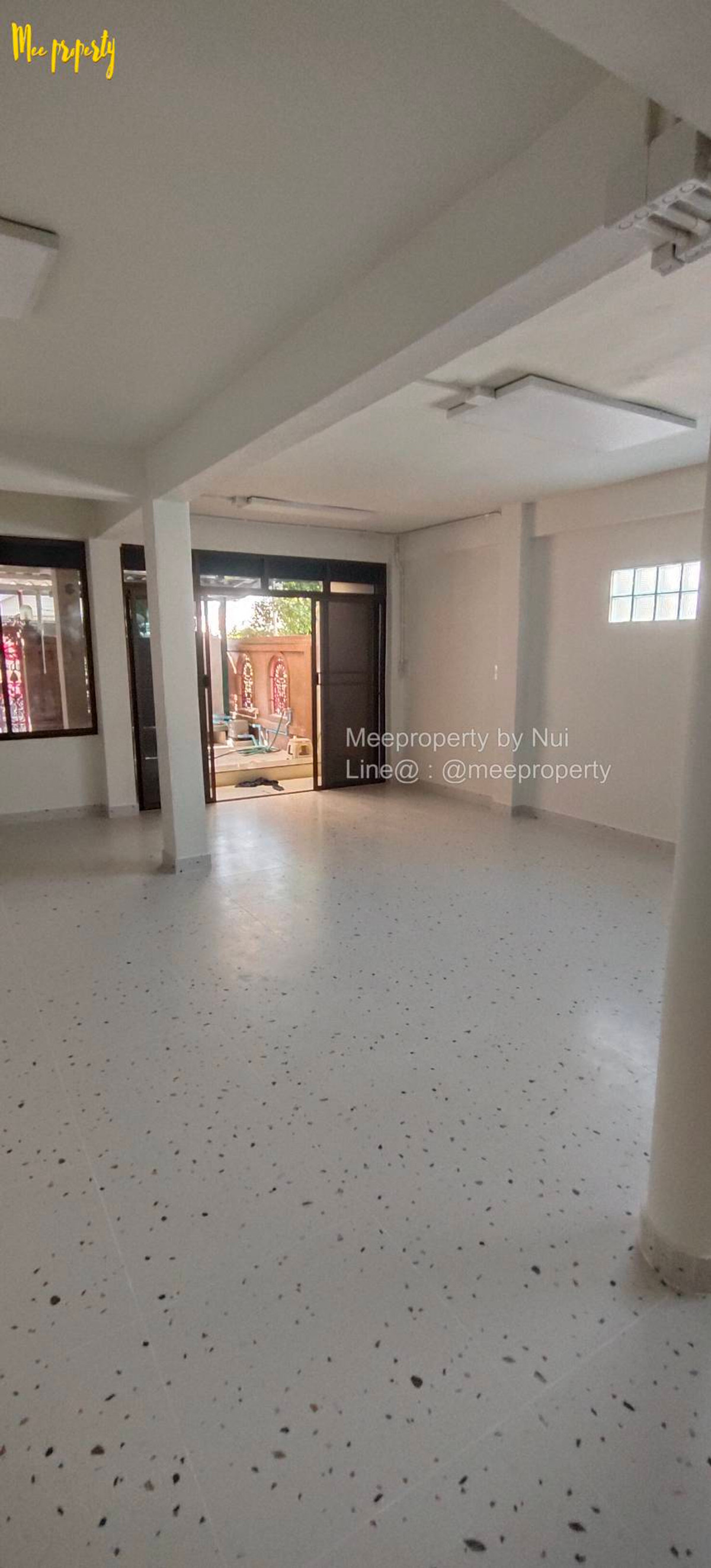 ขายทาวน์โฮมพระราม 2 บางขุนเทียน : ขายด่วน! ทาวน์โฮม 3 ชั้น แปลงมุม รีโนเวทใหม่ ใกล้ปากซอยพระราม 2 ซอย 27 เพียง 170 เมตร (1 นาที)  ห้ามพลาด! ทาวน์โฮมทำเลดี รีโนเวทใหม่พร้อมอยู่!  ME-248 