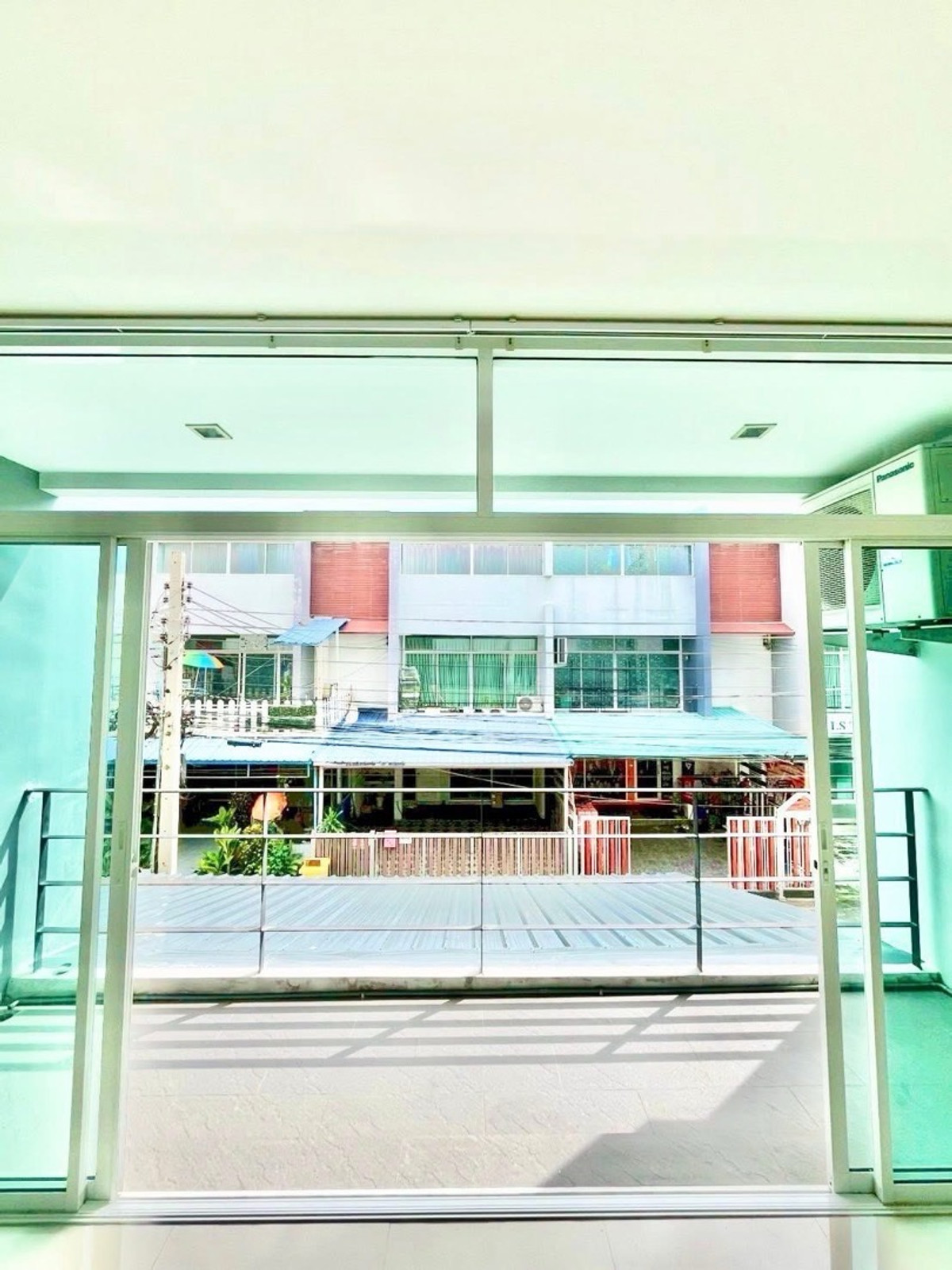 TownhomeSamut Prakan,Samrong : Townhome office for rent with equipment (can be registered)