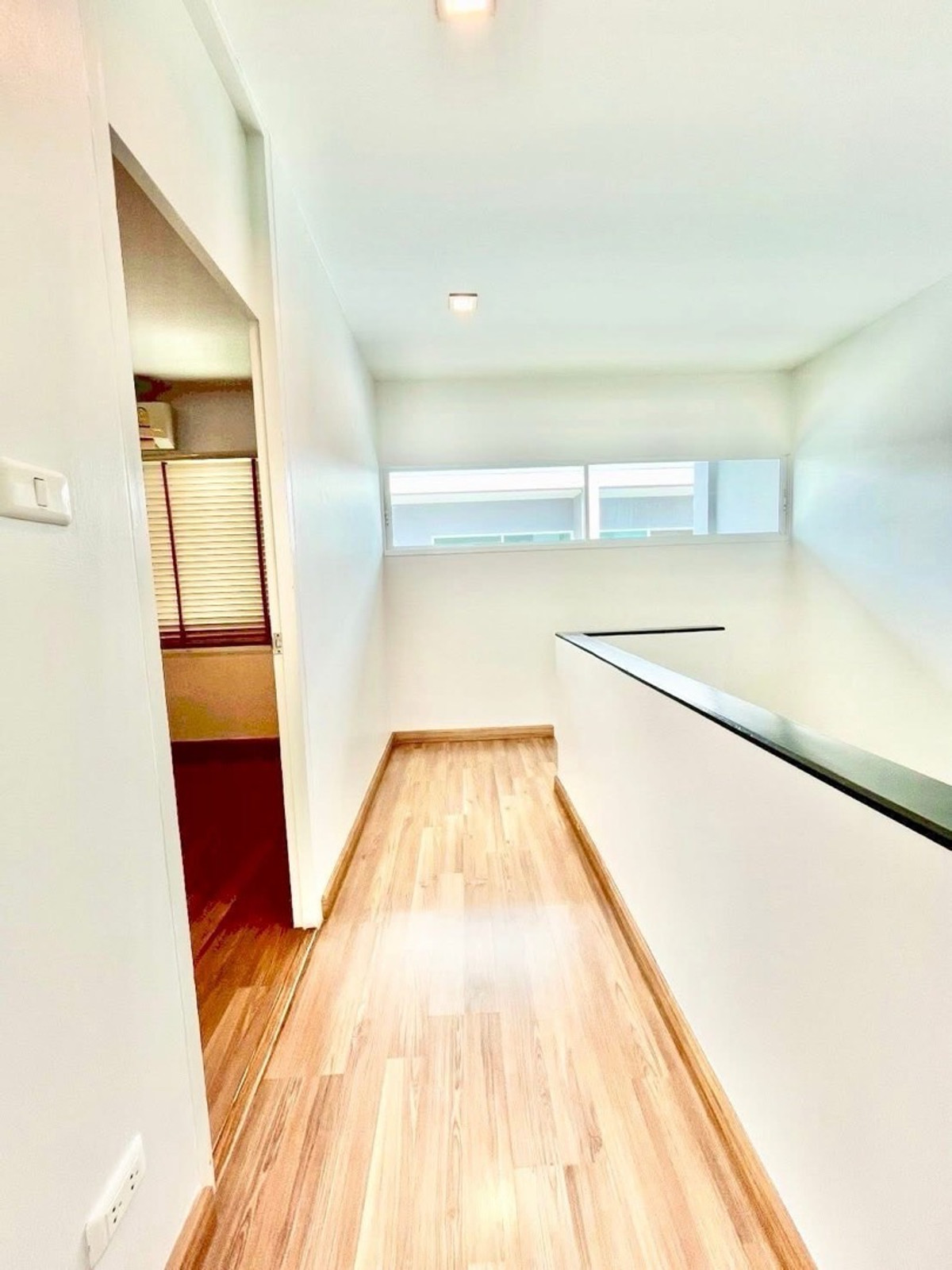 TownhomeSamut Prakan,Samrong : Townhome office for rent with equipment (can be registered)