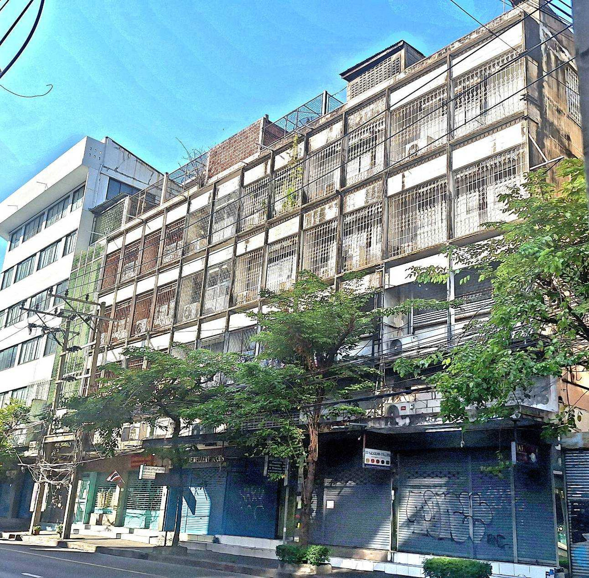 ขายอาคารพาณิชย์สีลม ศาลาแดง บางรัก : ขายอาคารพาณิชย์ สีลม บางรัก มเหสักข์ 4.5 ชั้น 6 ห้อง 121.10 ตรว.แขวงสุริยวงศ์ เขตบางรัก กรุงเทพฯ ราคา 228,690,000 บาท