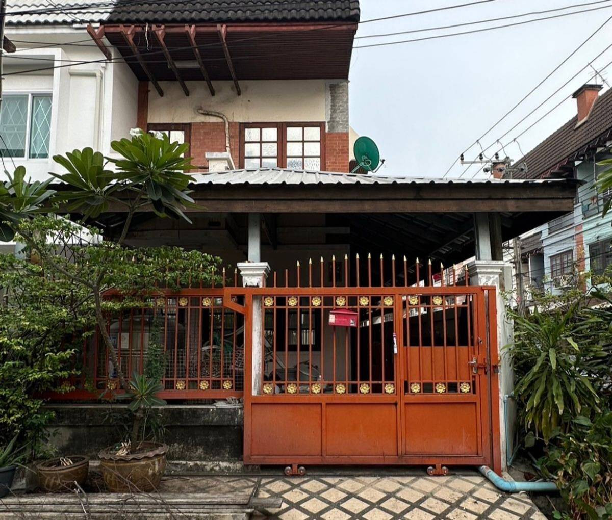 ให้เช่าทาวน์โฮมโชคชัย4 ลาดพร้าว71 : ให้เช่าทาวน์เฮ้าส์ ใกล้ เซ็นทรัล อีสต์วิลล์ เพียง 5 นาที