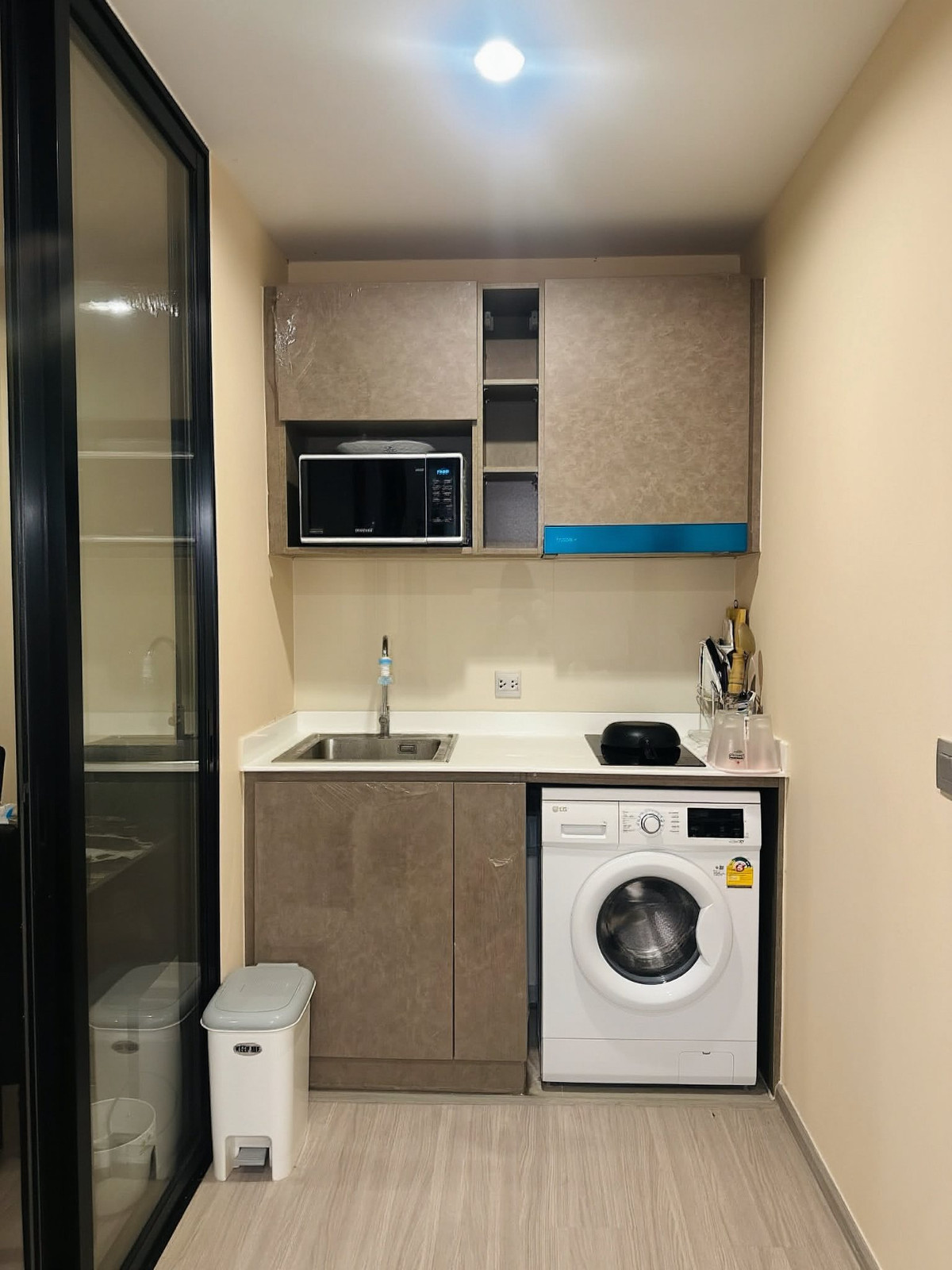 For RentCondoSamut Prakan,Samrong : PFD-08072 For rent Aspire Erawan Prime 2 bedrooms 35 sq m., 14th floor, BTS Chang Erawan.