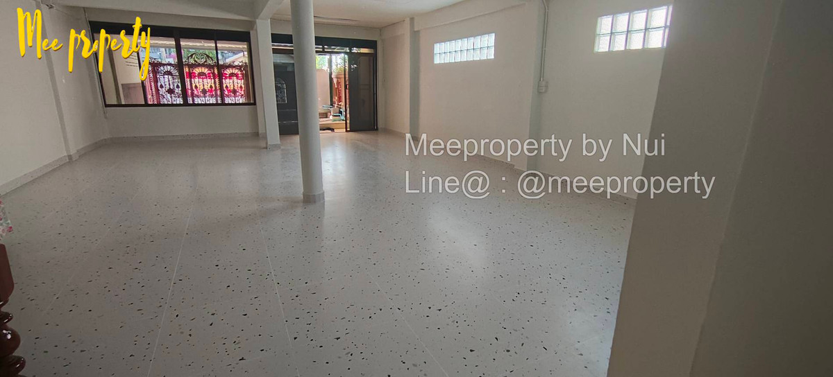 ขายทาวน์โฮมพระราม 2 บางขุนเทียน : ขายด่วน! ทาวน์โฮม 3 ชั้น แปลงมุม รีโนเวทใหม่ ใกล้ปากซอยพระราม 2 ซอย 27 เพียง 170 เมตร (1 นาที)  ห้ามพลาด! ทาวน์โฮมทำเลดี รีโนเวทใหม่พร้อมอยู่!  ME-248 