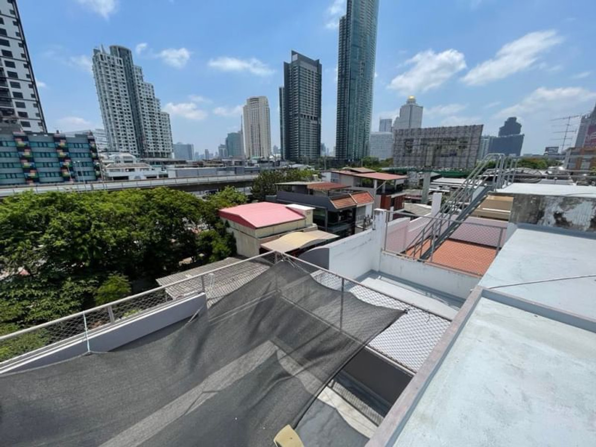 ขายทาวน์โฮมวงเวียนใหญ่ เจริญนคร : ทาวน์โฮม 4 ชั้น ขนาด 29 ตารางวา ซ.เจริญนคร 16 (ติดเสนาเฟสท์) 5 ห้องนอน แขวงคลองต้นไทร เขตคลองสาน กรุงเทพมหานคร