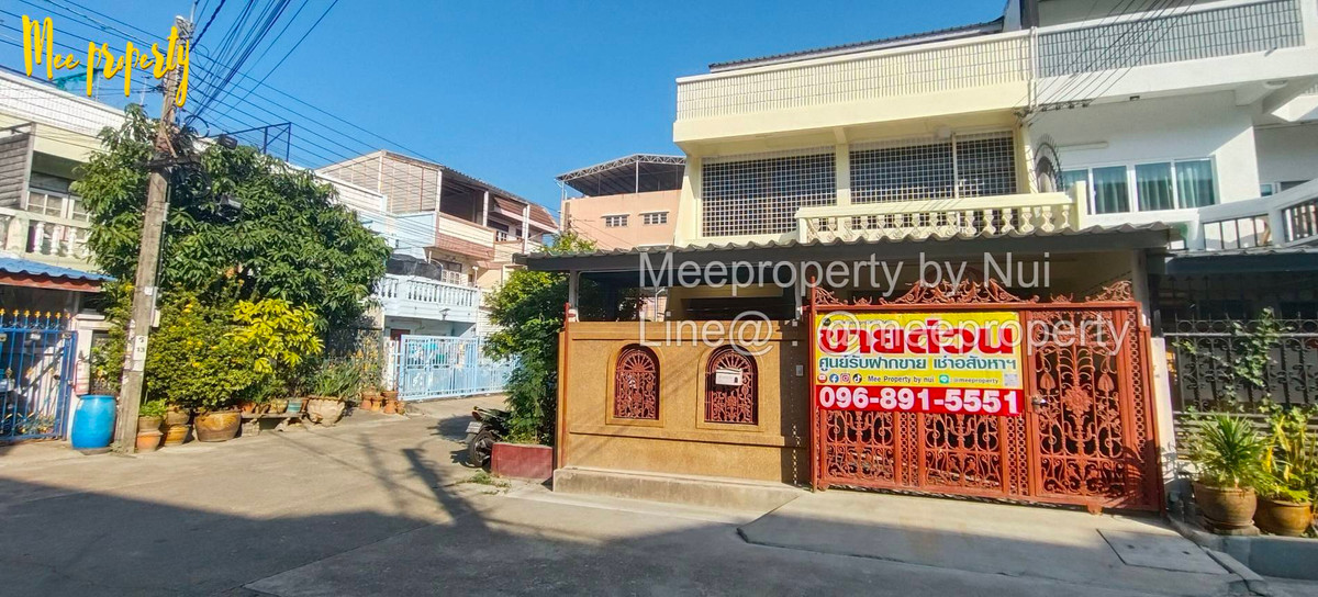 ขายทาวน์โฮมพระราม 2 บางขุนเทียน : ขายด่วน! ทาวน์โฮม 3 ชั้น แปลงมุม รีโนเวทใหม่ ใกล้ปากซอยพระราม 2 ซอย 27 เพียง 170 เมตร (1 นาที)  ห้ามพลาด! ทาวน์โฮมทำเลดี รีโนเวทใหม่พร้อมอยู่!  ME-248 