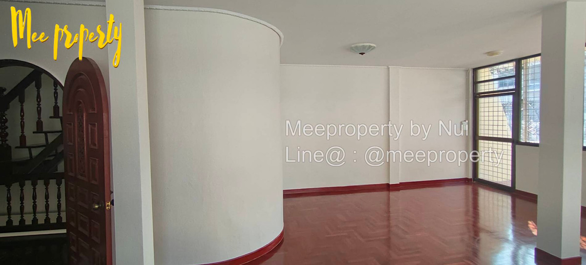 ขายทาวน์โฮมพระราม 2 บางขุนเทียน : ขายด่วน! ทาวน์โฮม 3 ชั้น แปลงมุม รีโนเวทใหม่ ใกล้ปากซอยพระราม 2 ซอย 27 เพียง 170 เมตร (1 นาที)  ห้ามพลาด! ทาวน์โฮมทำเลดี รีโนเวทใหม่พร้อมอยู่!  ME-248 