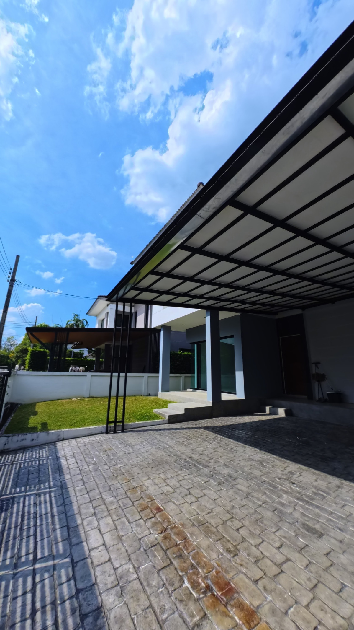 ขายบ้านพระราม 5 ราชพฤกษ์ บางกรวย : บ้านมือหนึ่ง …. ราคามือสอง ทำเลติดถนนราชพฤกษ์