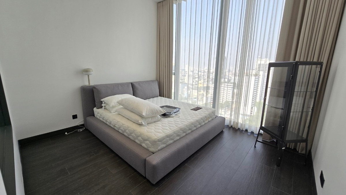 คอนโดสาทร นราธิวาส : Tait 12: 2bed 2.5bath 104.98 sqm. 32,500,000 Am: 0656199198 High floor Corner unit nice open view