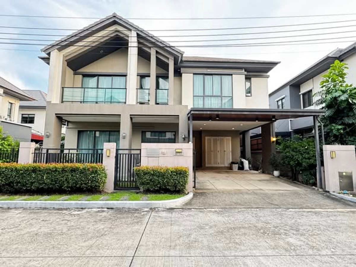 For RentHousePattanakan, Srinakarin : For rent✨Luxury house near Suvarnabhumi Airport, only 15 minutes: Bangkok Boulevard Rama 9: Very convenient to travel. Near Kanchanaphisek Expressway