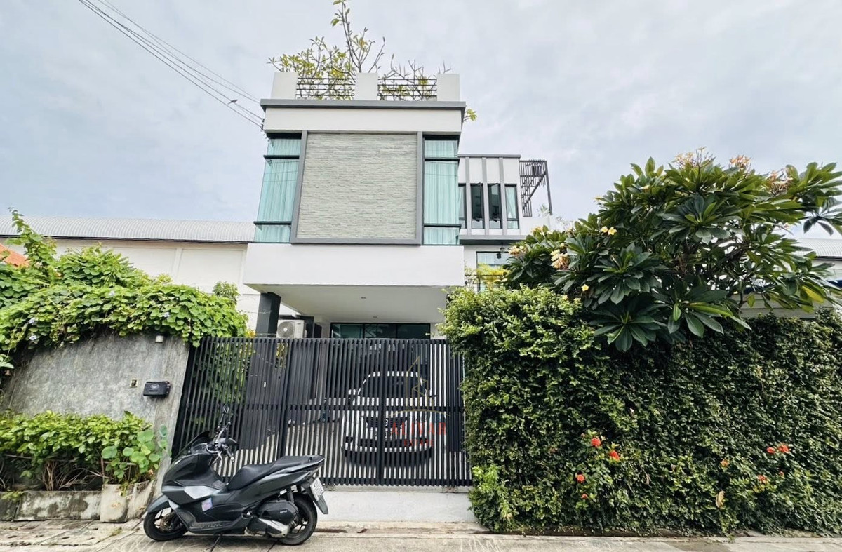 ให้เช่าบ้านโชคชัย4 ลาดพร้าว71 : RH030326 ให้เช่า บ้านเดี่ยว 3 ชั้น 3 ห้องนอน ย่าน ลาดพร้าว 80