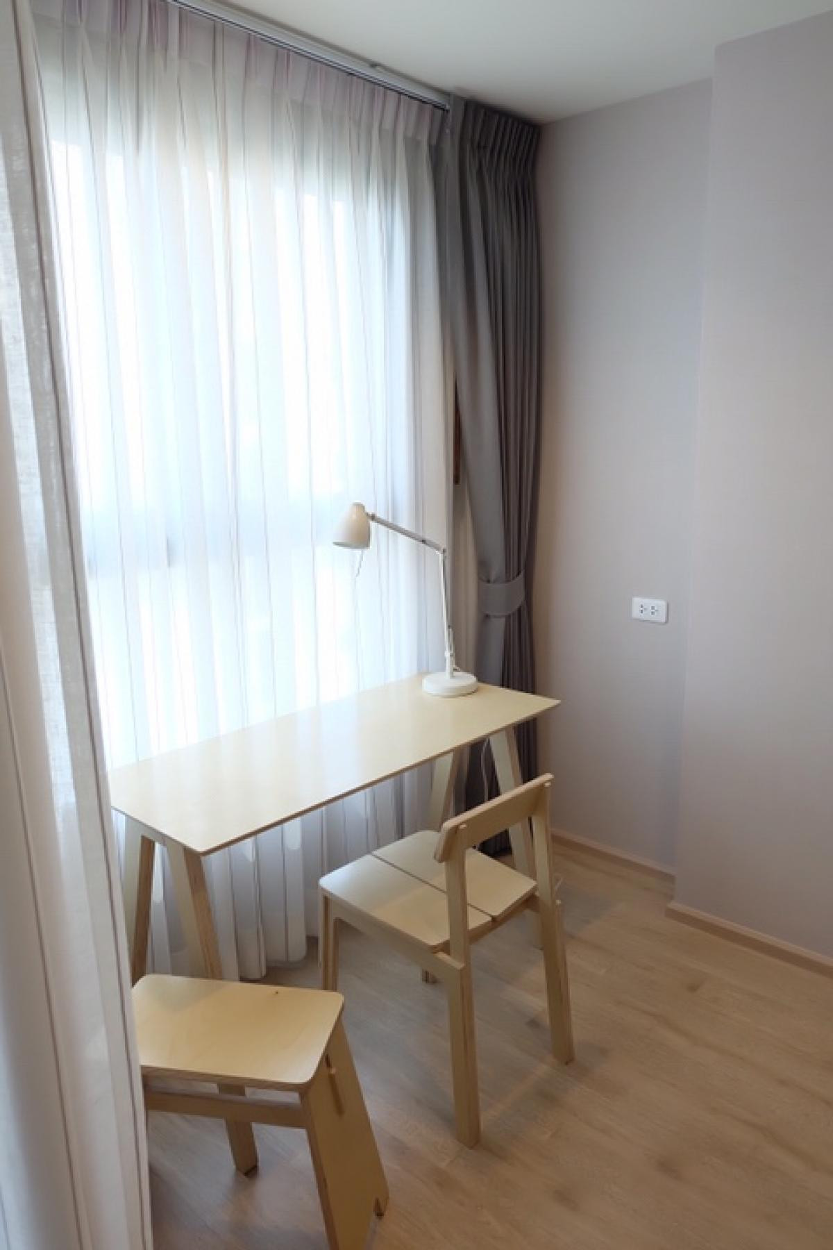 For RentCondoWongwianyai, Charoennakor : Urgent Rent! Cozy Corner Unit with Full Built-In Furniture! Bless Residence Ekkamai