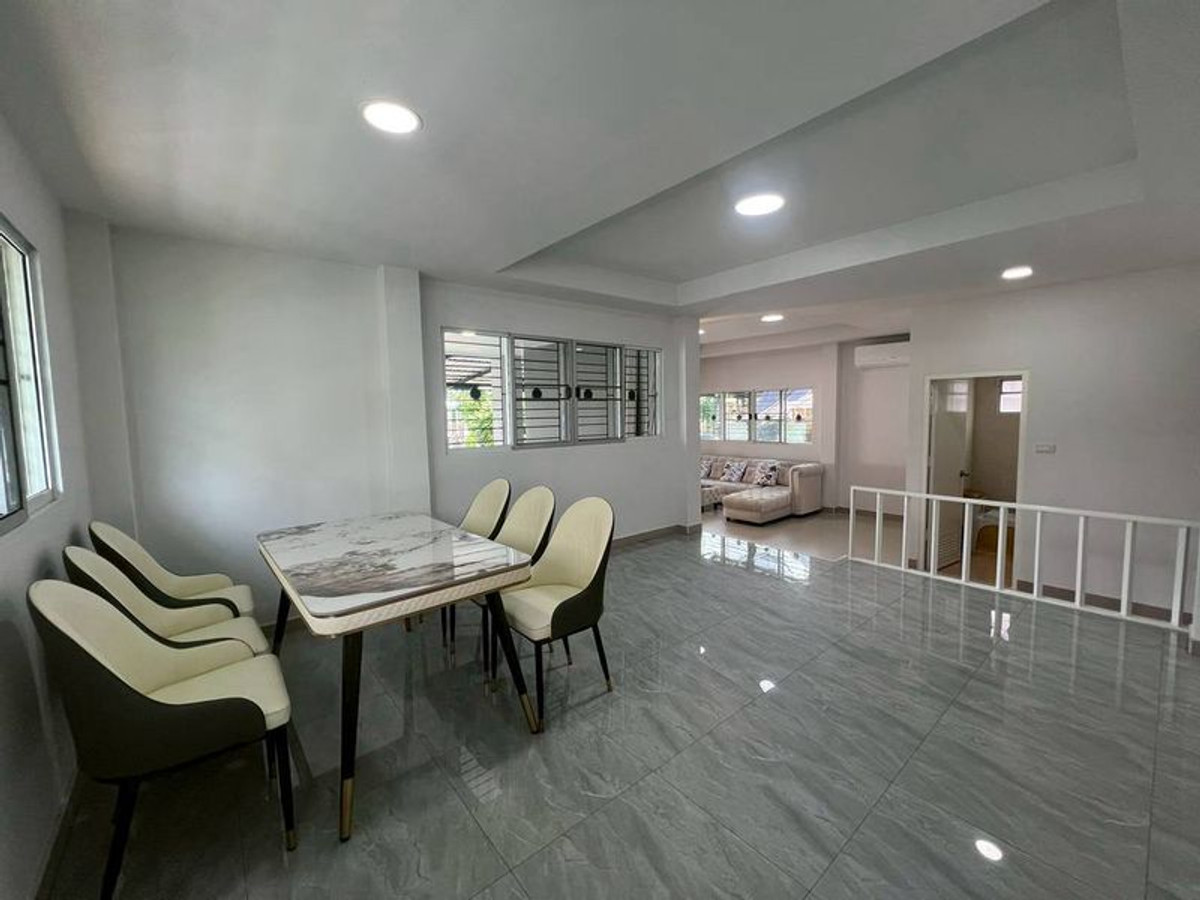 For SaleHousePathum Thani,Rangsit, Thammasat : Single house for sale Vista Ville Village 3, Lam Luk Ka-Khlong 8, area 69 square meters, 4 bedrooms, Lam Luk Ka Subdistrict, Lam Luk Ka District, Pathum Thani Province.