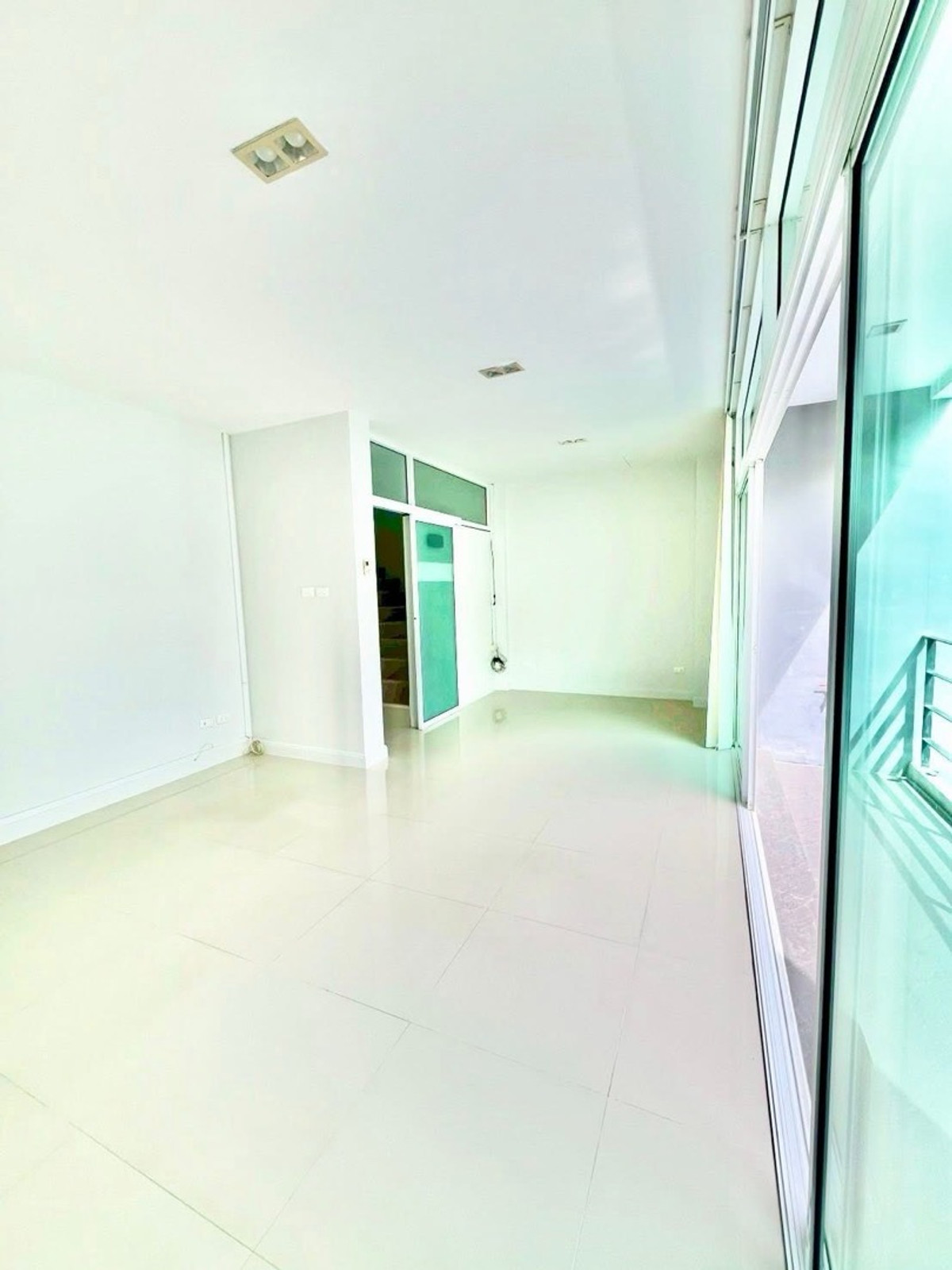 TownhomeSamut Prakan,Samrong : Townhome office for rent with equipment (can be registered)