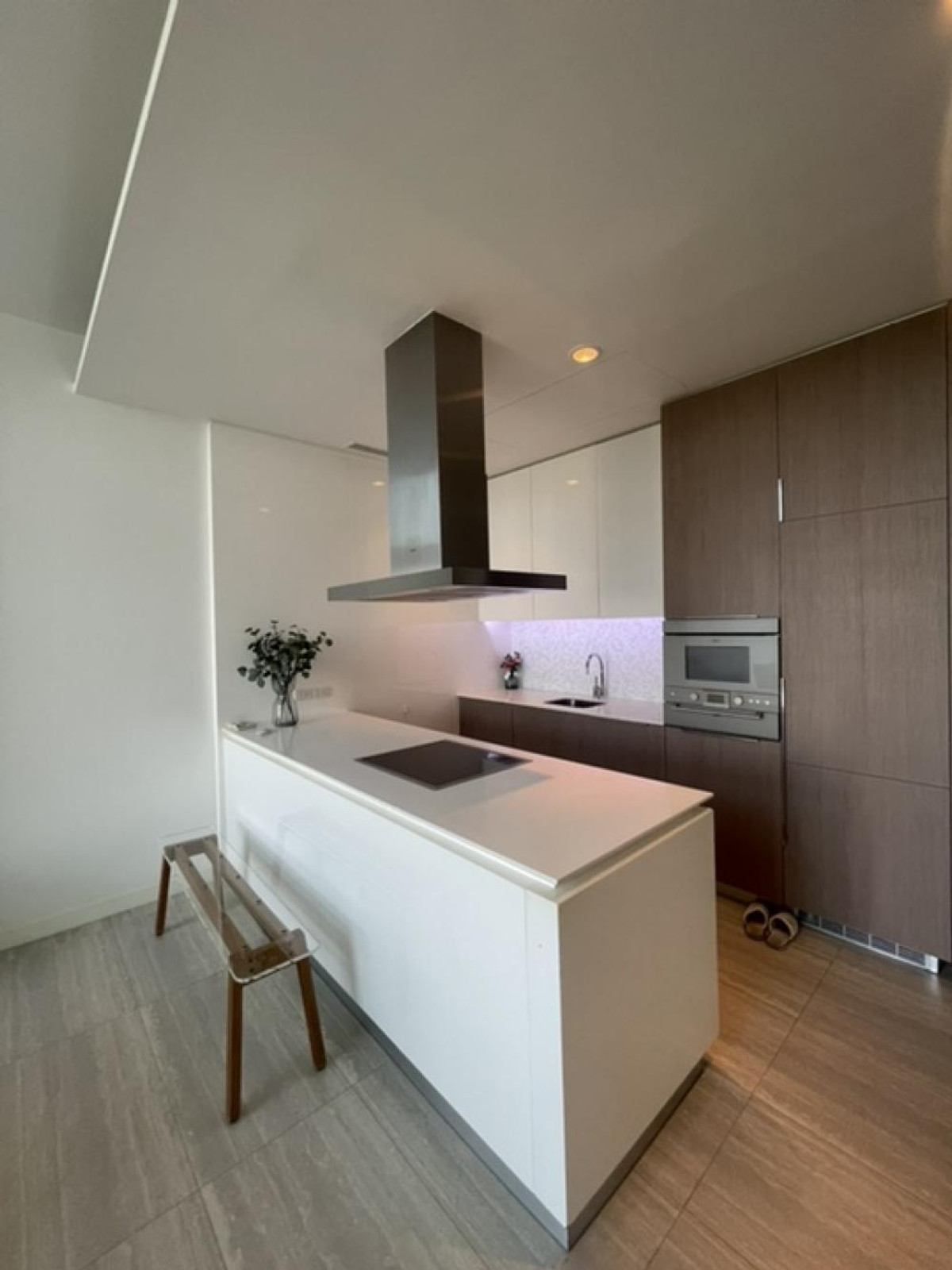 For RentCondoWitthayu, Chidlom, Langsuan, Ploenchit : 🏠✨ 185 Rajadamri | 2-Bedroom Condo for Rent (HBH-ST-217)