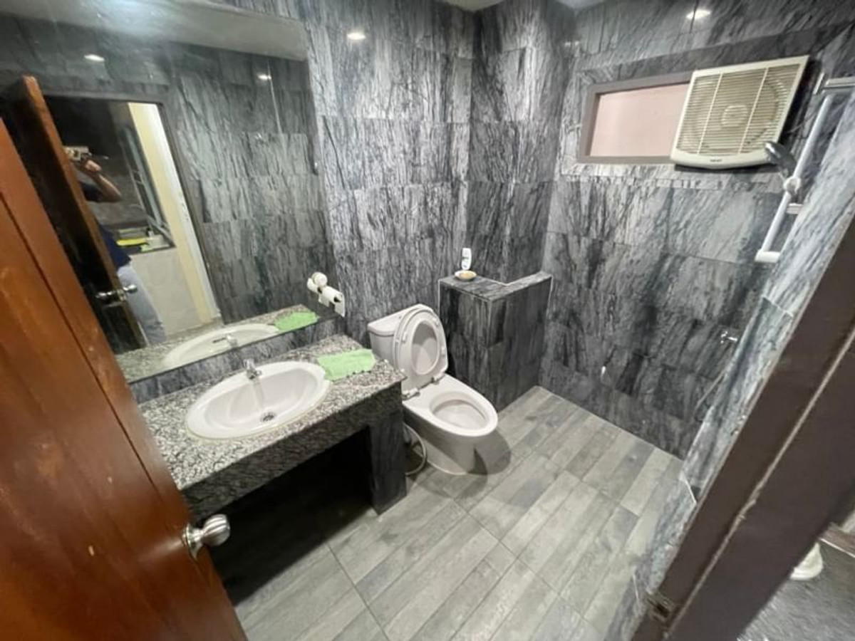 ขายทาวน์โฮมวงเวียนใหญ่ เจริญนคร : ทาวน์โฮม 4 ชั้น ขนาด 29 ตารางวา ซ.เจริญนคร 16 (ติดเสนาเฟสท์) 5 ห้องนอน แขวงคลองต้นไทร เขตคลองสาน กรุงเทพมหานคร