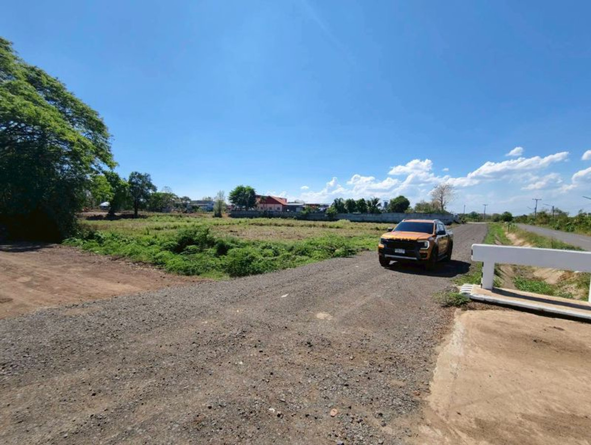 ขายที่ดินบุรีรัมย์ : ขายที่ดินเปล่า ถมแล้ว เนื้อที่ 9 ไร่ 84 ตารางวา ใกล้สนามช้างอารีน่า อำเภอเมืองบุรีรัมย์ ตำบลอิสาณ จังหวัดบุรีรัมย์