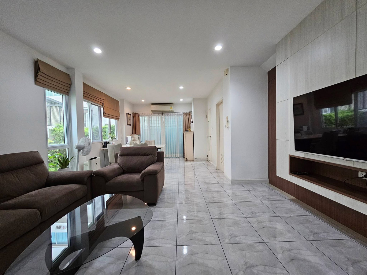 For RentTownhomeOnnut, Udomsuk : RH024926 Townhome for rent, corner house, 3 floors, 3 bedrooms, Bang Chak area, near BTS Bang Chak.