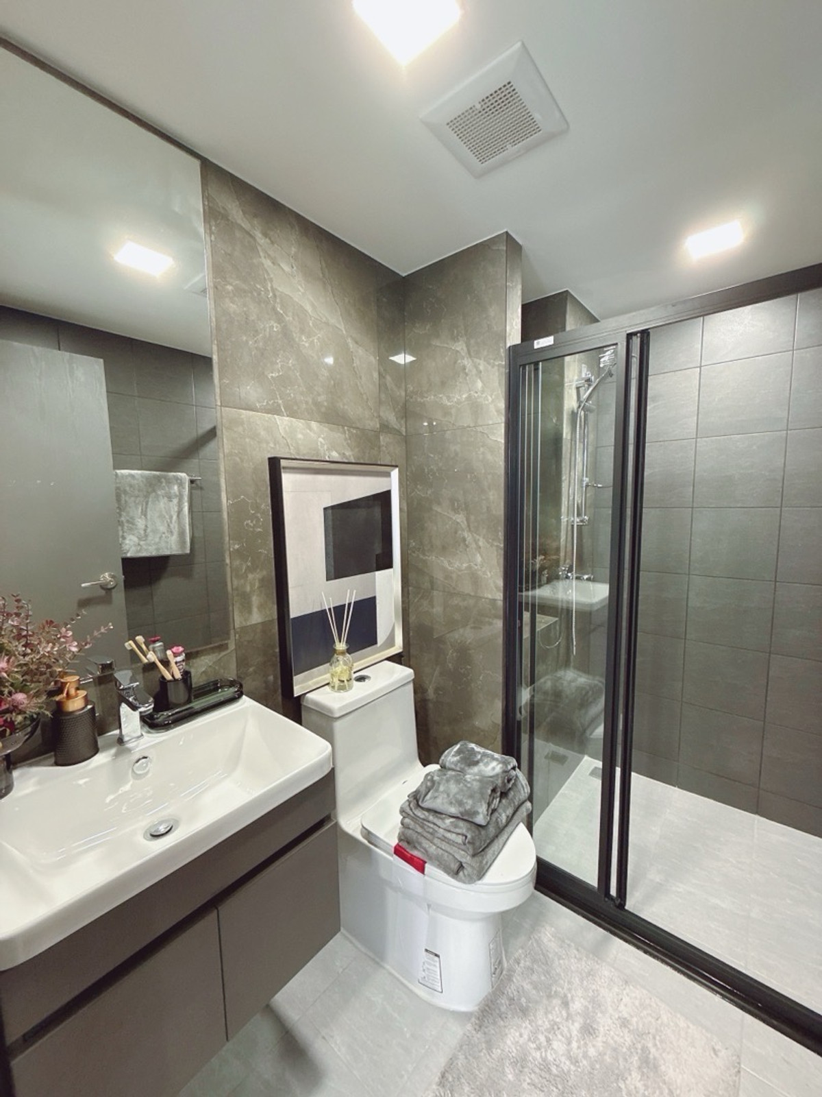 ขายคอนโดรัชดา ห้วยขวาง : 𝐌𝐀𝐑𝐎𝐎𝐍 𝐑𝐀𝐓𝐂𝐇𝐀𝐃𝐀 𝟑𝟐 𝐅𝐑𝐄𝐄 เงินดาวน์ 𝟎 บาท ผ่อนสบายๆ 𝟔,𝟗𝟎𝟎/เดือน ห้องใหม่ จากโครงการ ฟรีทึกค่าใช่จ่าย พร้อมเข้าอยู่ 