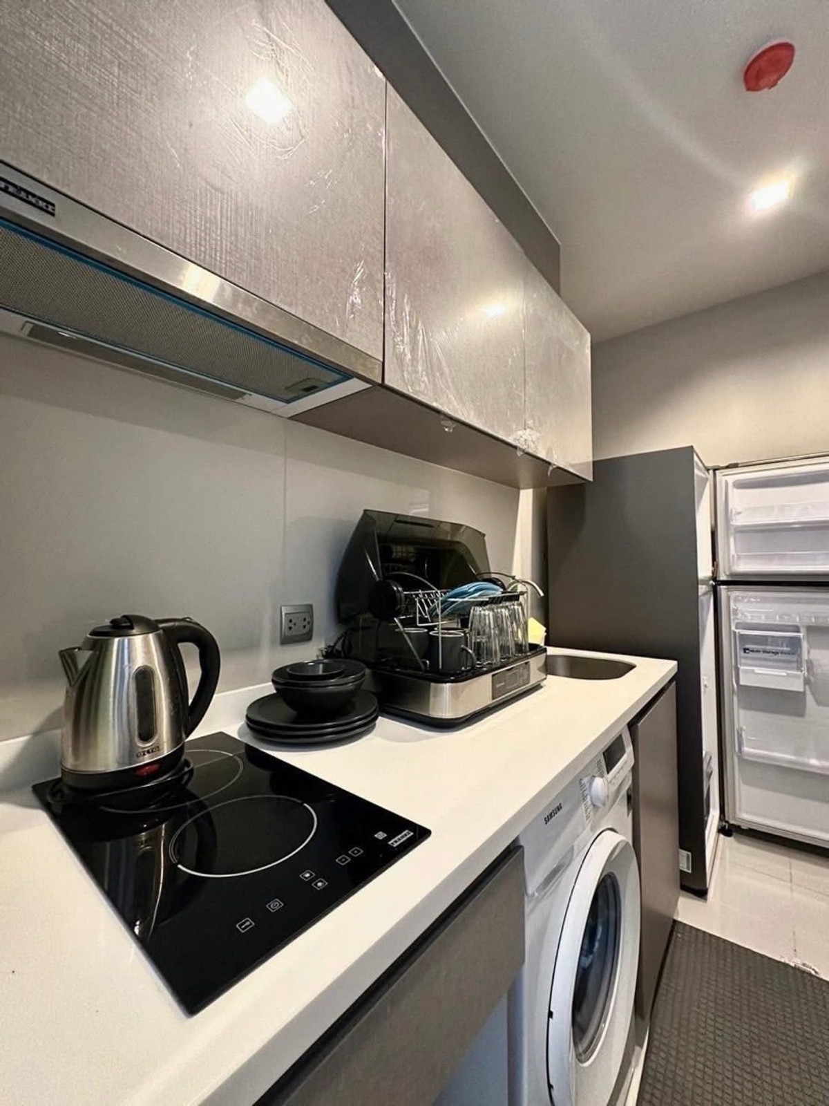 For RentCondoRama9, Petchburi, RCA : For rent Life Asoke rama9