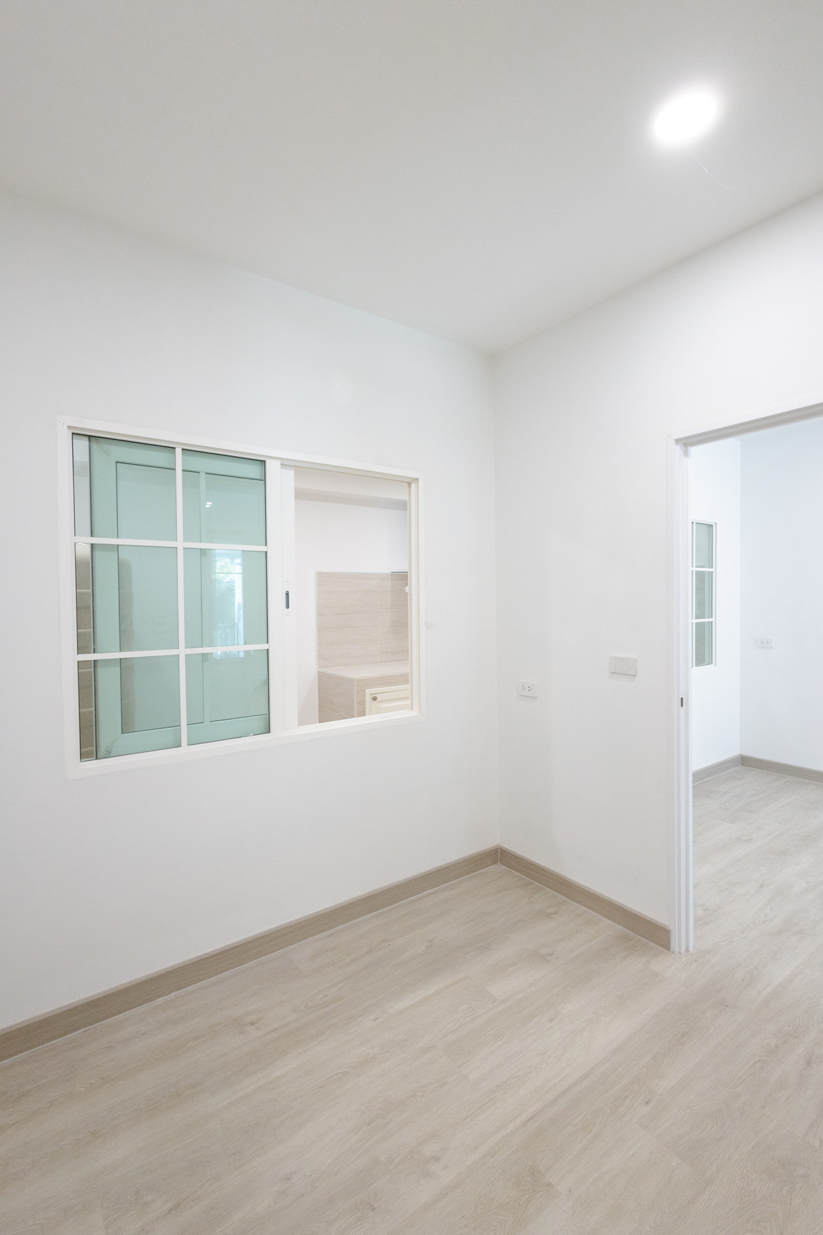 ขายทาวน์โฮมลาดกระบัง สุวรรณภูมิ : 🏡 ทาวน์โฮมหลังมุม ทำเลดีในโครงการ Golden Town3 บางนา–สวนหลวง