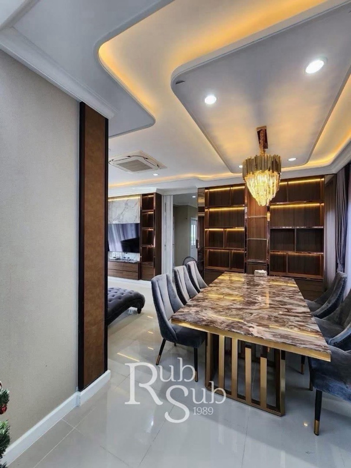 ให้เช่าบ้านปทุมธานี รังสิต ธรรมศาสตร์ : Salila🚩🏡 ✨ 𝐅𝐎𝐑 𝐑𝐄𝐍𝐓 | 𝐆𝐫𝐚𝐧𝐝𝐢𝐨 𝐕𝐢𝐛𝐡𝐚𝐯𝐚𝐝𝐢-𝐑𝐚𝐧𝐠𝐬𝐢𝐭 แกรนดิโอวิภาวดี - รังสิต

Luxury fully built-in house — Executive living