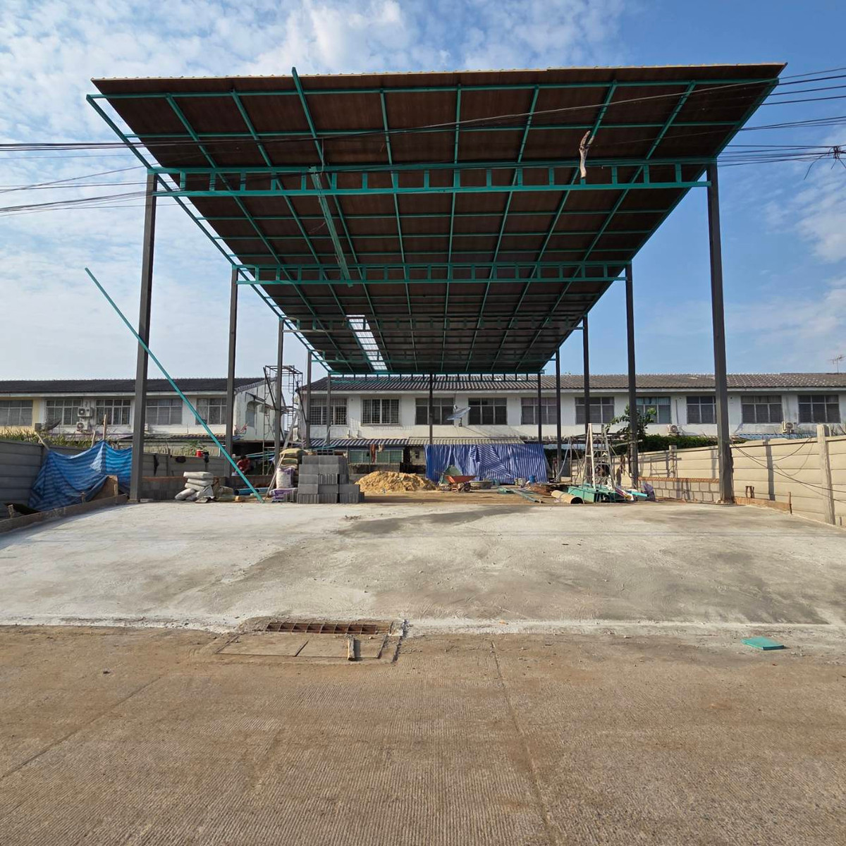 For SaleWarehousePathum Thani,Rangsit, Thammasat : No need to rent!! Warehouse for sale 100 wa, Soi Sawai Pracharat 33, Soi Ruamsuk 8, near the Green Line MRT station, Khlong 4 Station, N26, AC Market, Lam Luk Ka.
