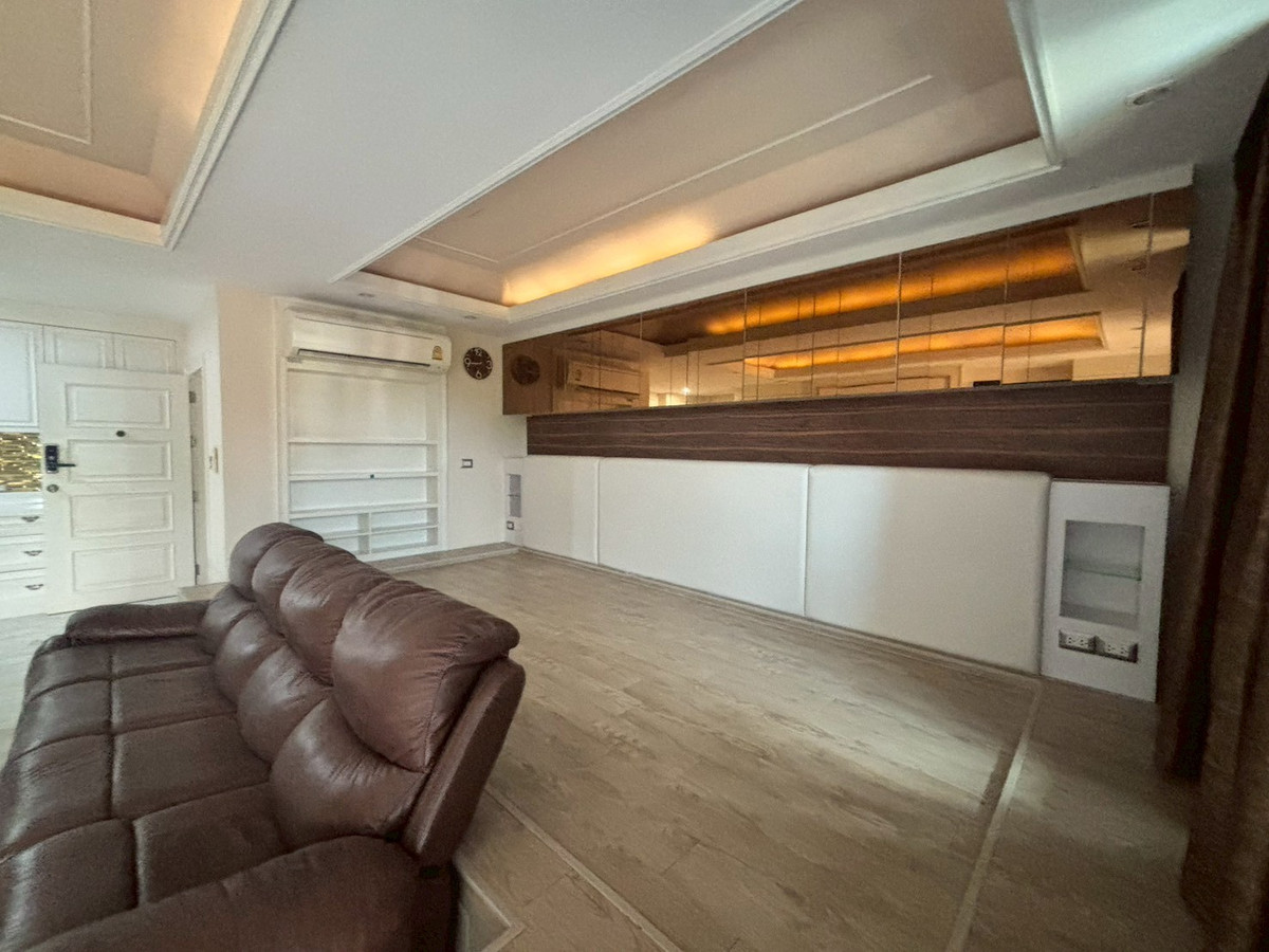 For SaleShop HousePhutthamonthon, Salaya : Commercial building for sale, Chinatown Salaya, near Central, Borommaratchachonnani Rd., decorated, ready to move in and operate.