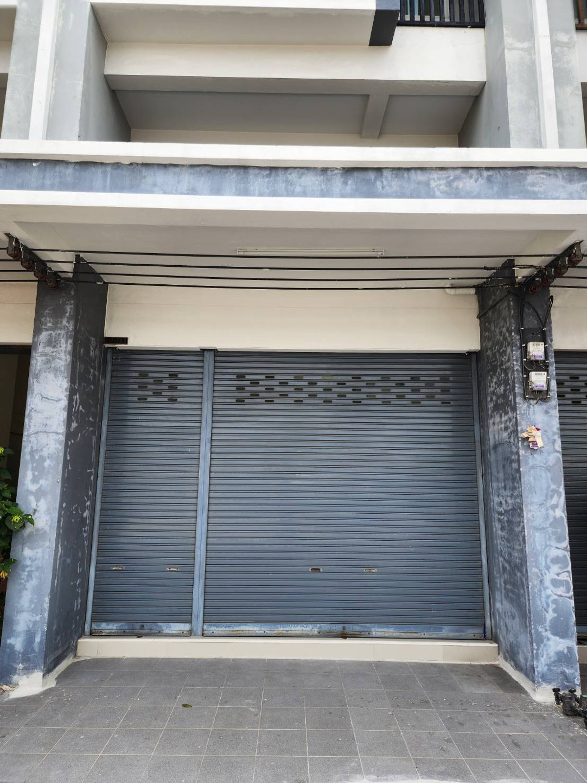 ขายอาคารพาณิชย์นครปฐม : ขายด่วน! ถูกสุดในโครงการ อาคารพาณิชย์ 3.5 ชั้น ทำเลค้าขาย ติด ถ.บรมราชชนนี พร้อมเริ่มธุรกิจได้ทันที!