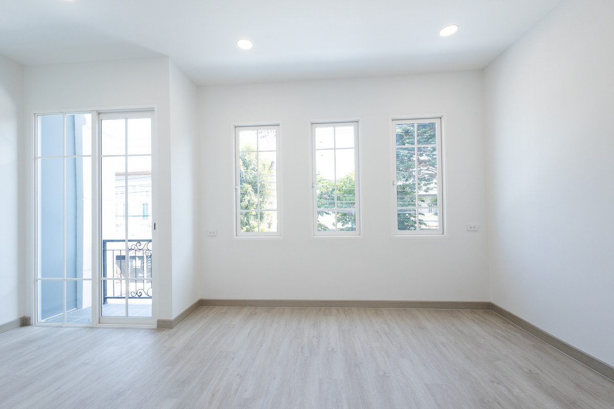 ขายทาวน์โฮมลาดกระบัง สุวรรณภูมิ : 🏡 ทาวน์โฮมหลังมุม ทำเลดีในโครงการ Golden Town3 บางนา–สวนหลวง