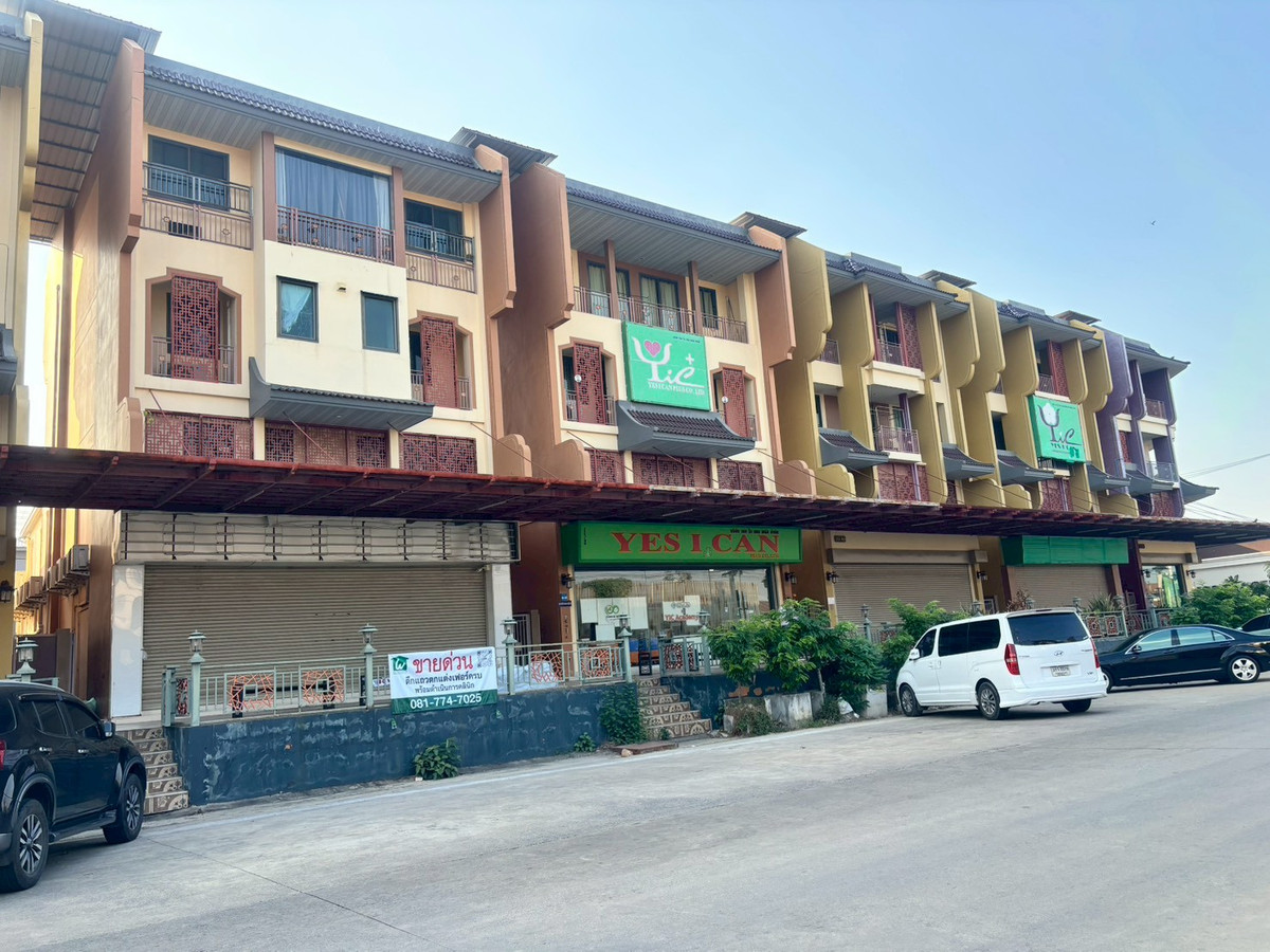 For SaleShop HousePhutthamonthon, Salaya : Commercial building for sale, Chinatown Salaya, near Central, Borommaratchachonnani Rd., decorated, ready to move in and operate.